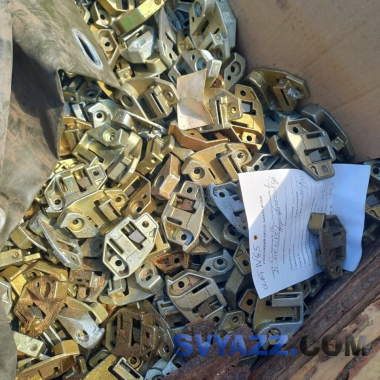 Фиксатор замка двери 24-6106100-20 правый на ГАЗ-24 фото